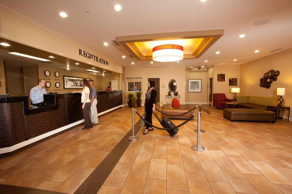 Clarion Inn & Suites At International Drive Williamsburg Екстериор снимка