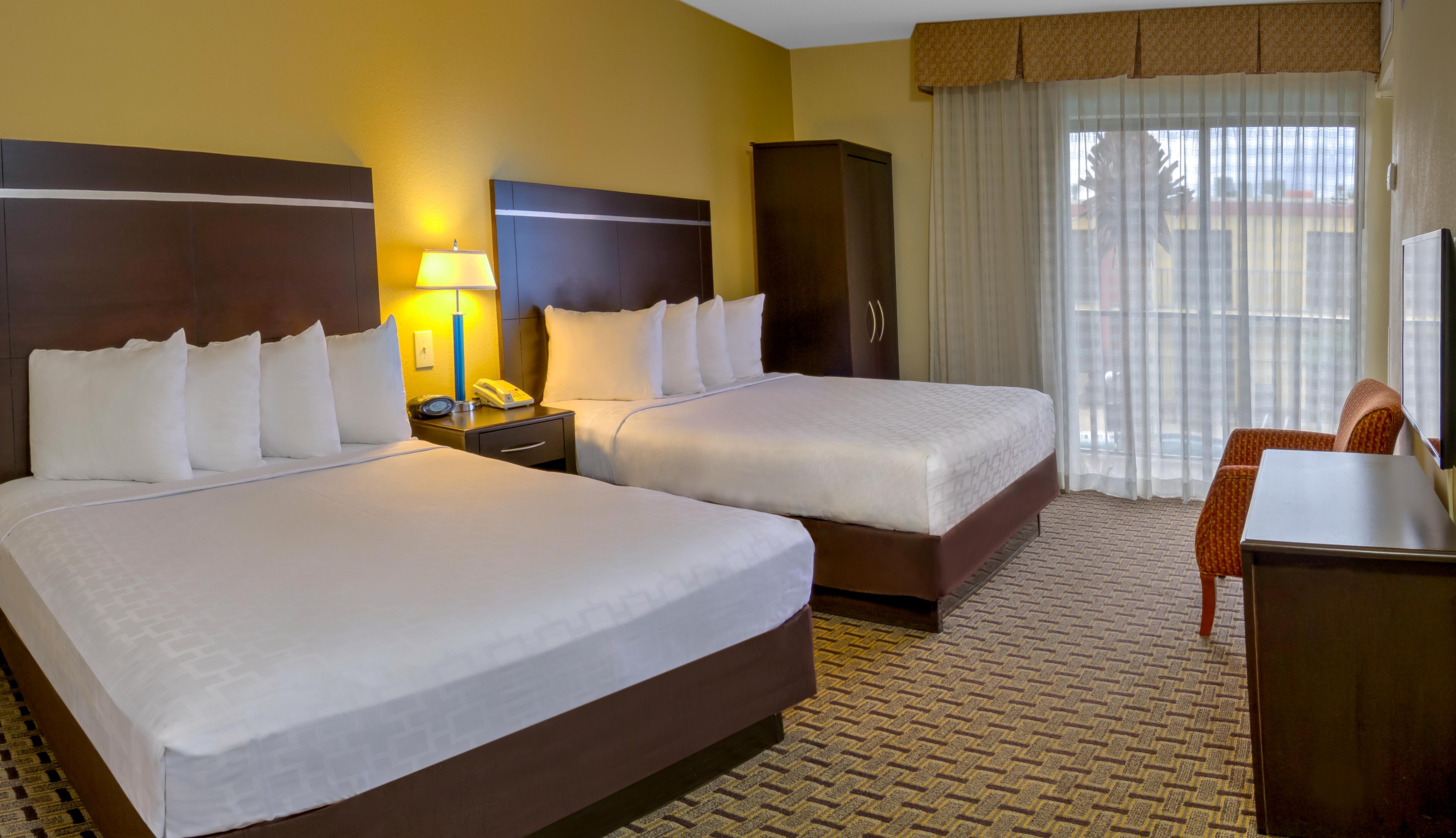 Clarion Inn & Suites At International Drive Williamsburg Екстериор снимка