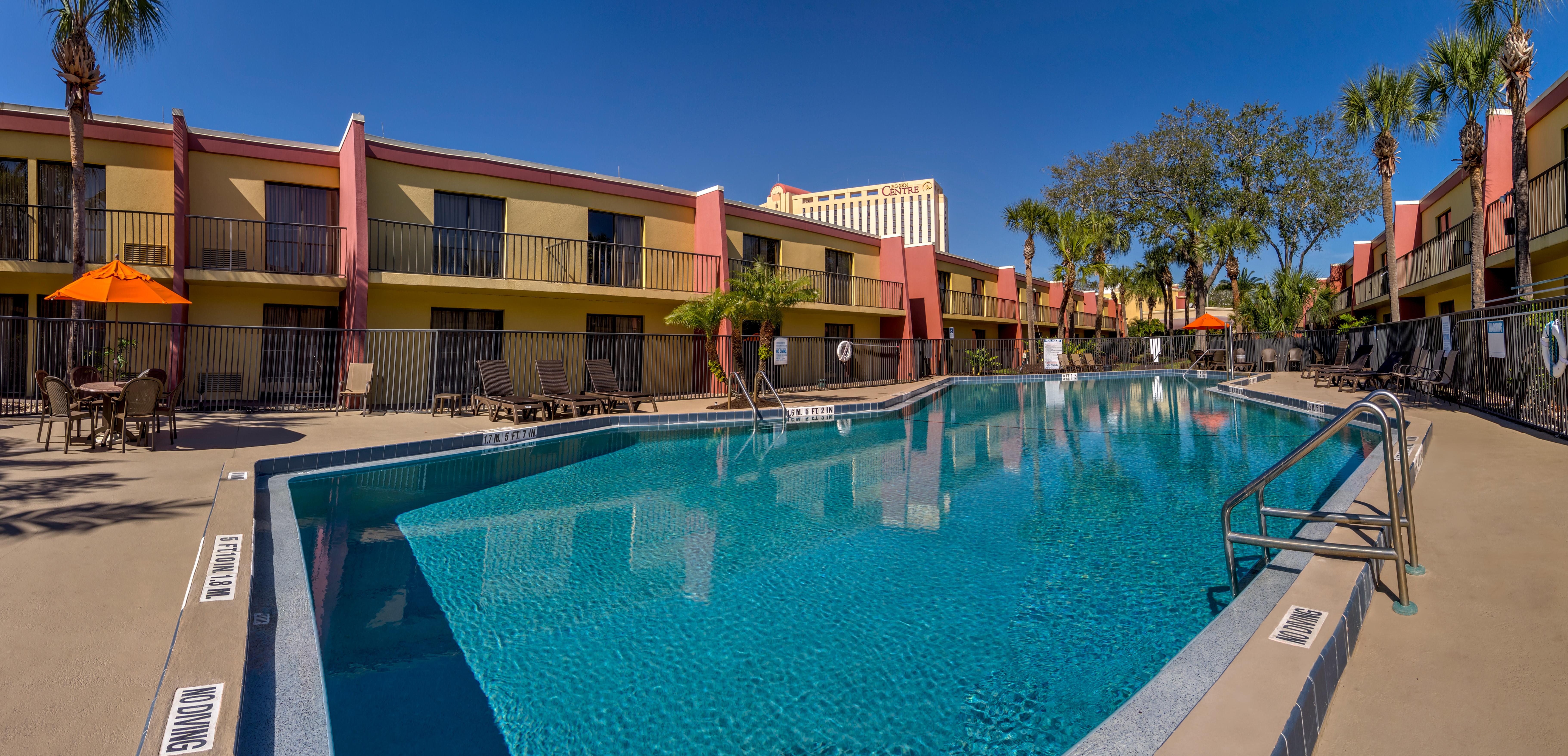 Clarion Inn & Suites At International Drive Williamsburg Екстериор снимка