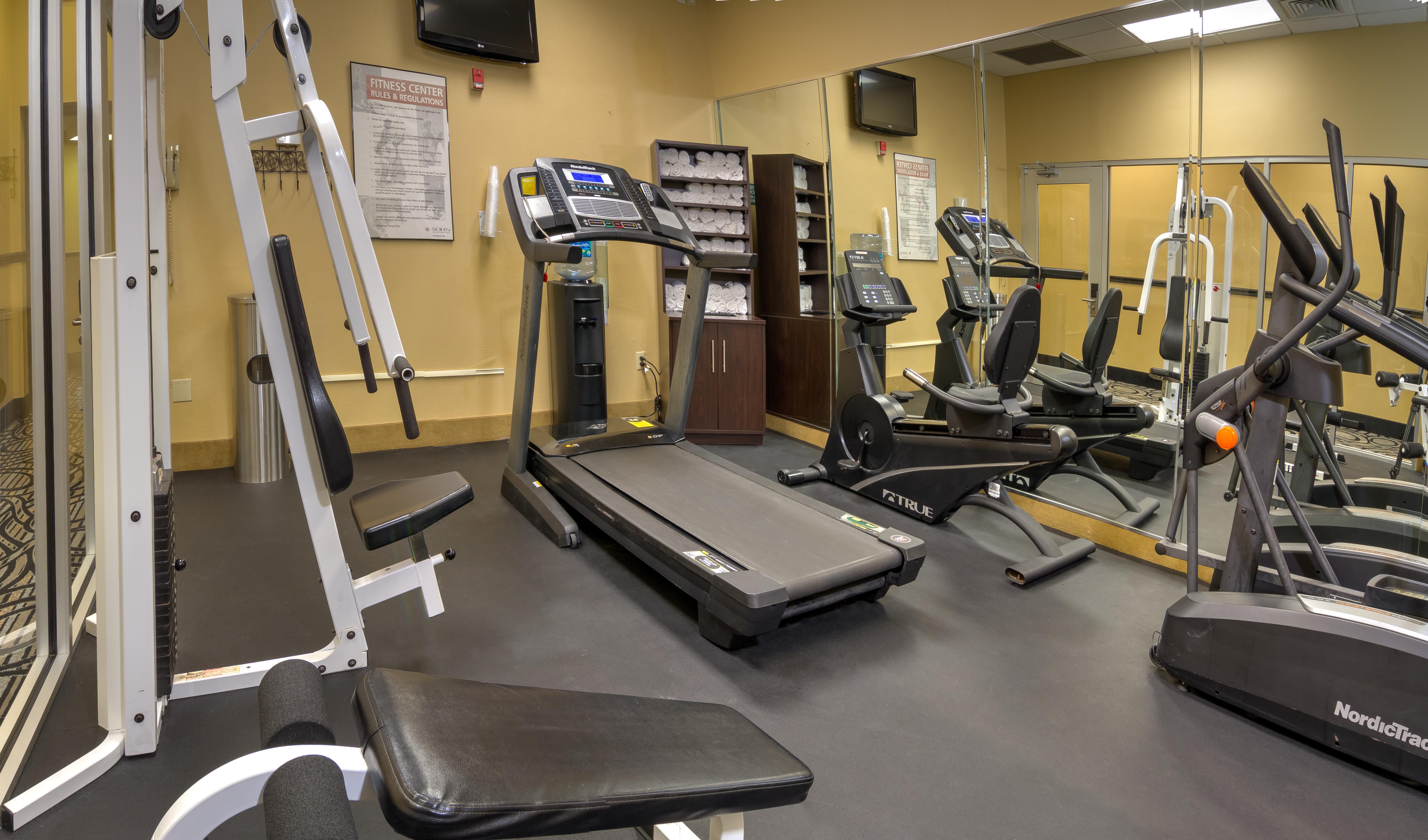 Clarion Inn & Suites At International Drive Williamsburg Екстериор снимка