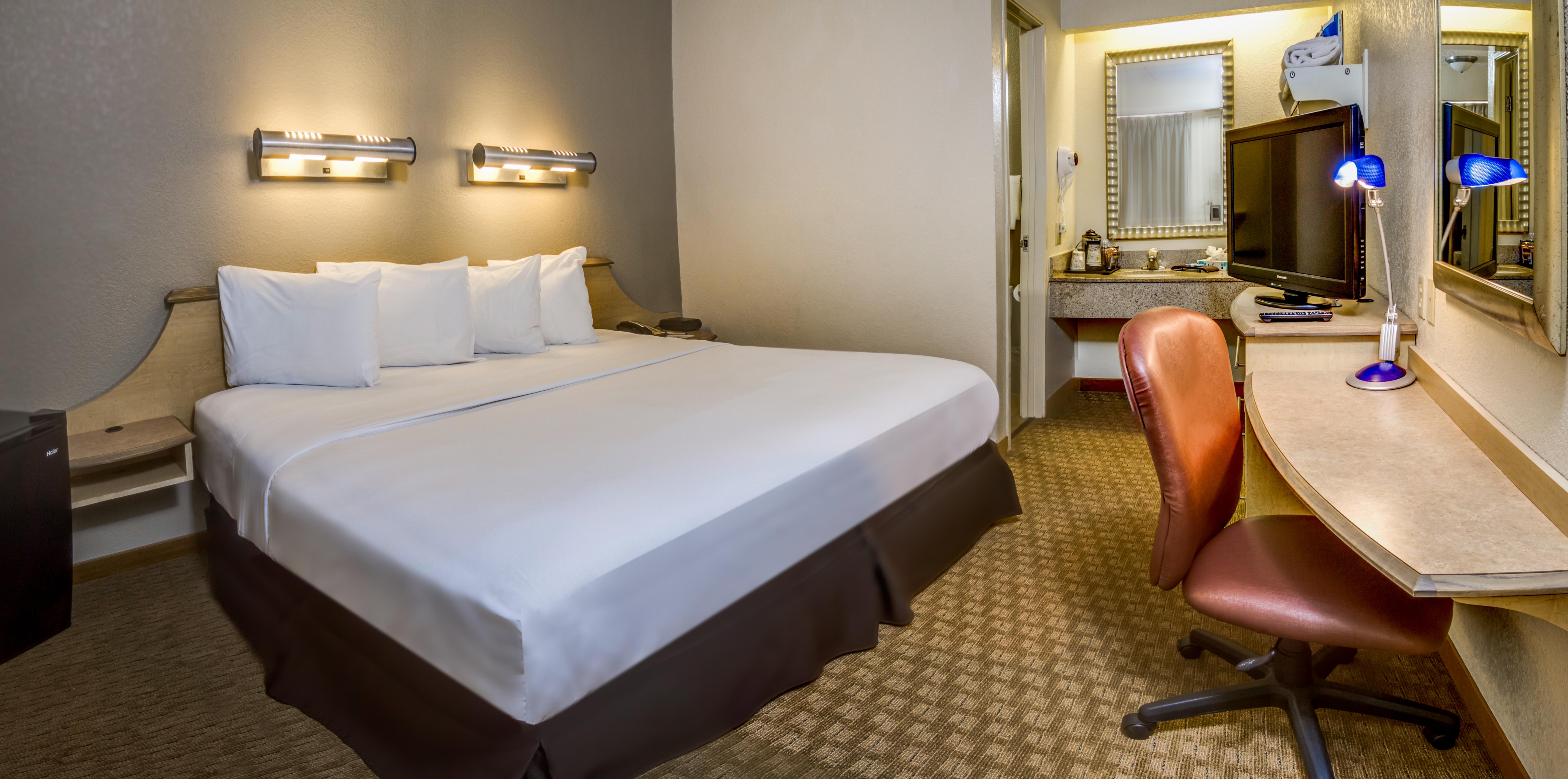 Clarion Inn & Suites At International Drive Williamsburg Екстериор снимка