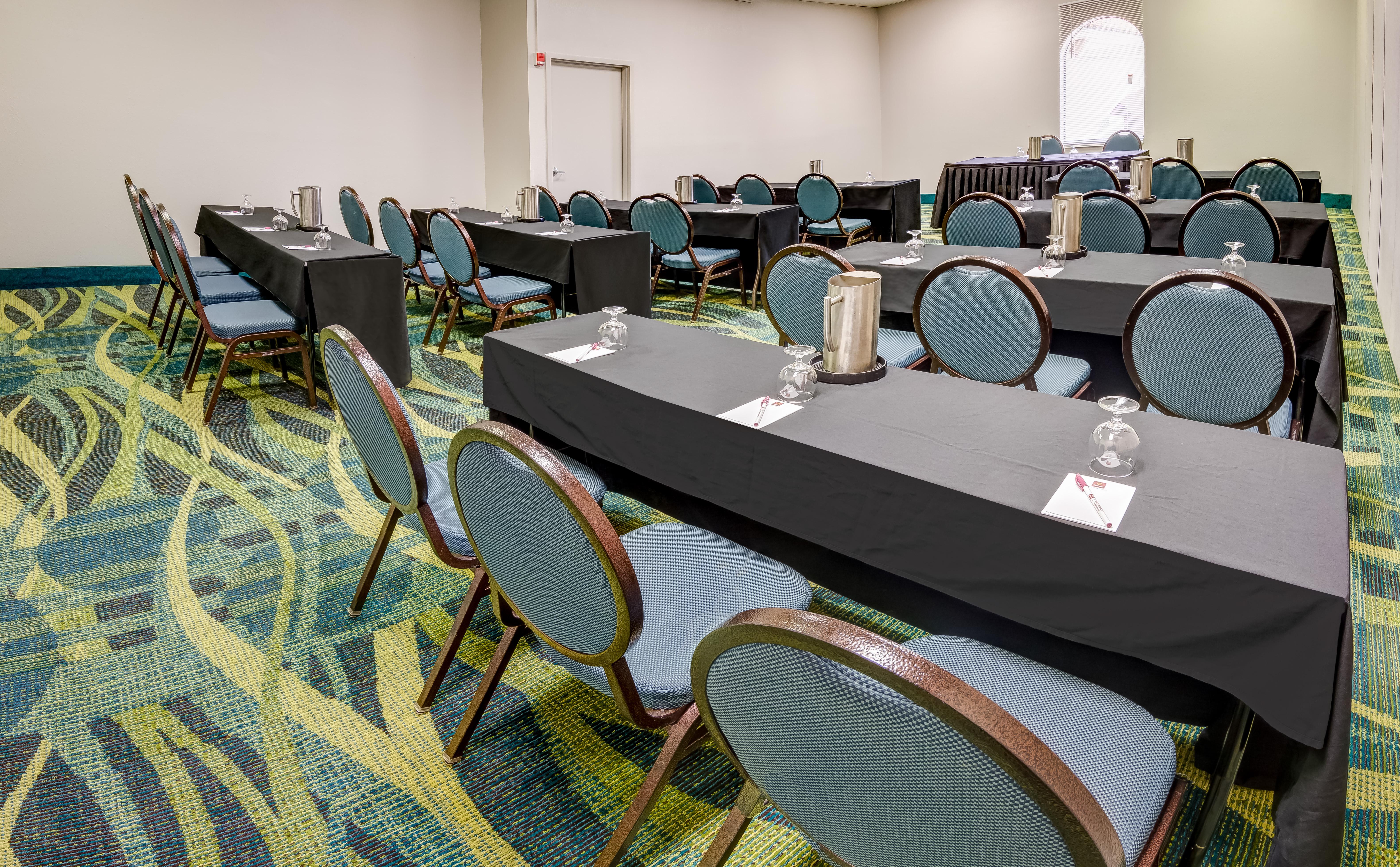Clarion Inn & Suites At International Drive Williamsburg Екстериор снимка