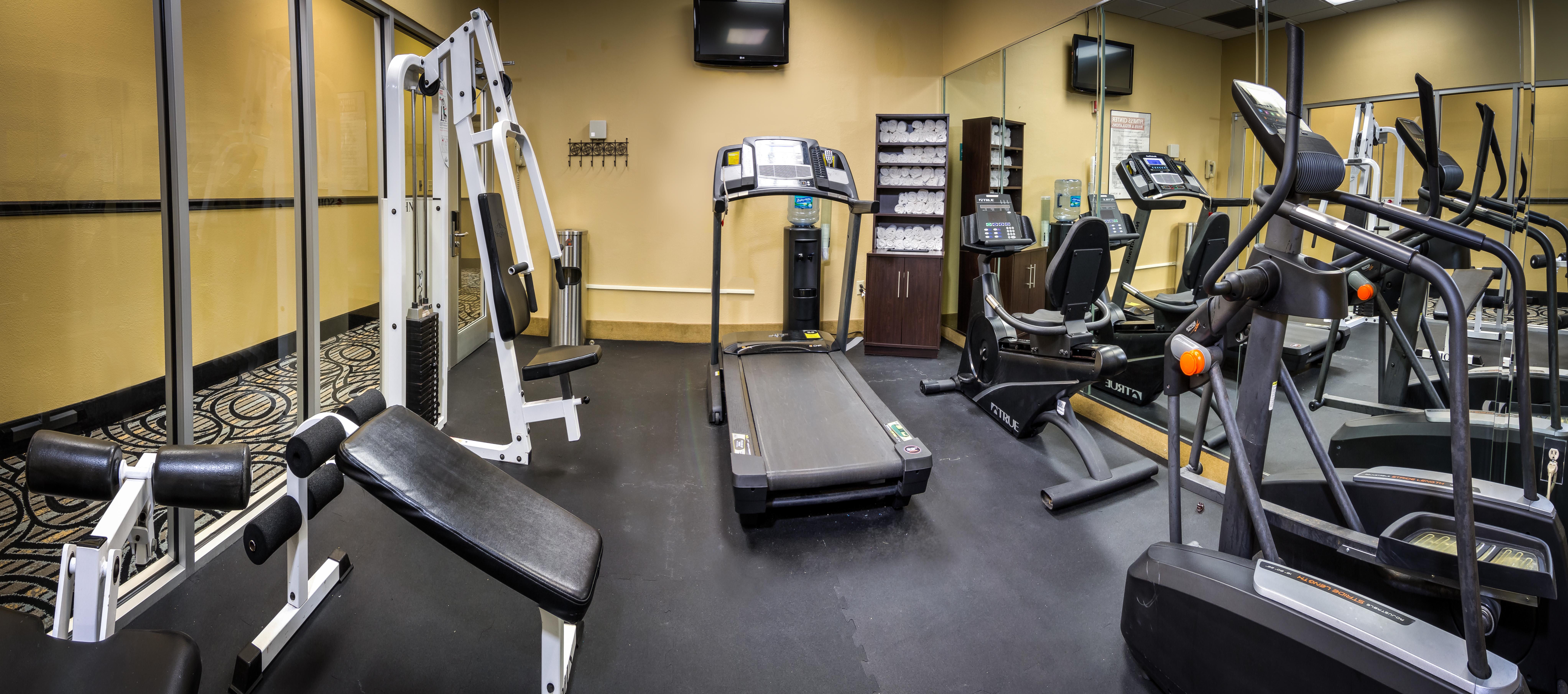 Clarion Inn & Suites At International Drive Williamsburg Екстериор снимка