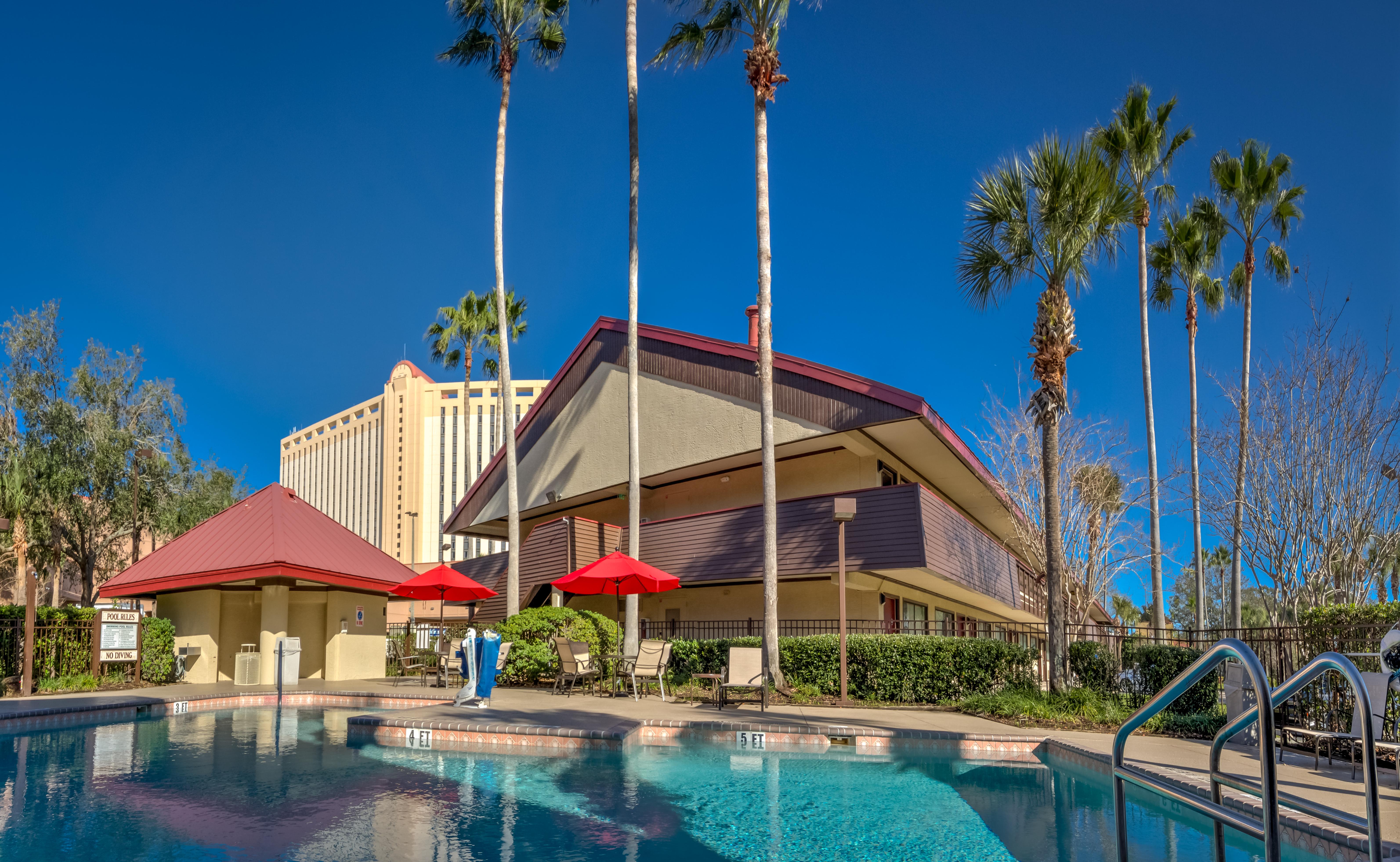 Clarion Inn & Suites At International Drive Williamsburg Екстериор снимка