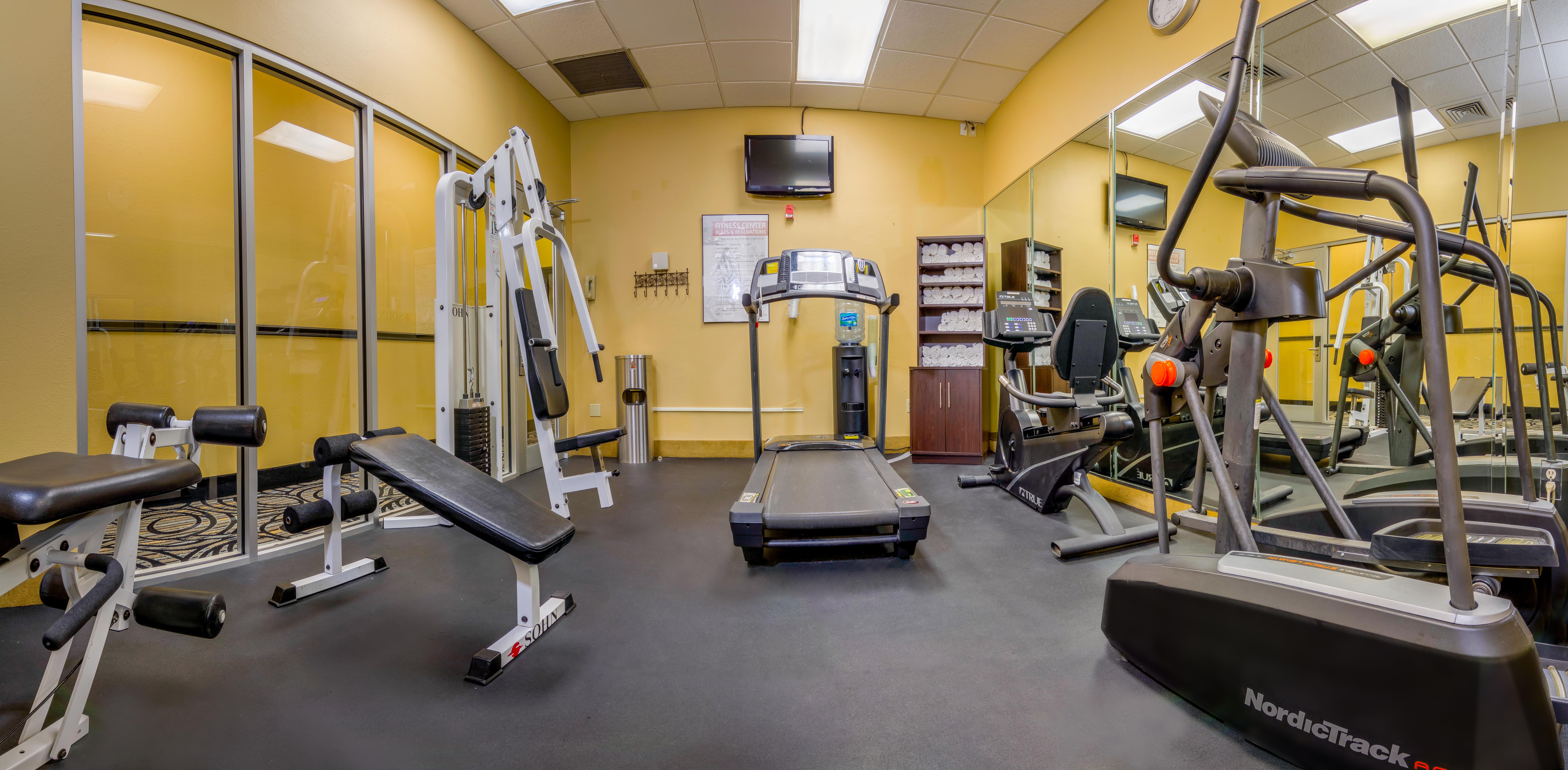 Clarion Inn & Suites At International Drive Williamsburg Екстериор снимка