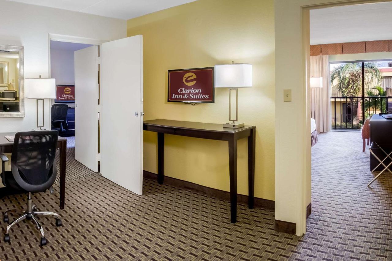 Clarion Inn & Suites At International Drive Williamsburg Екстериор снимка