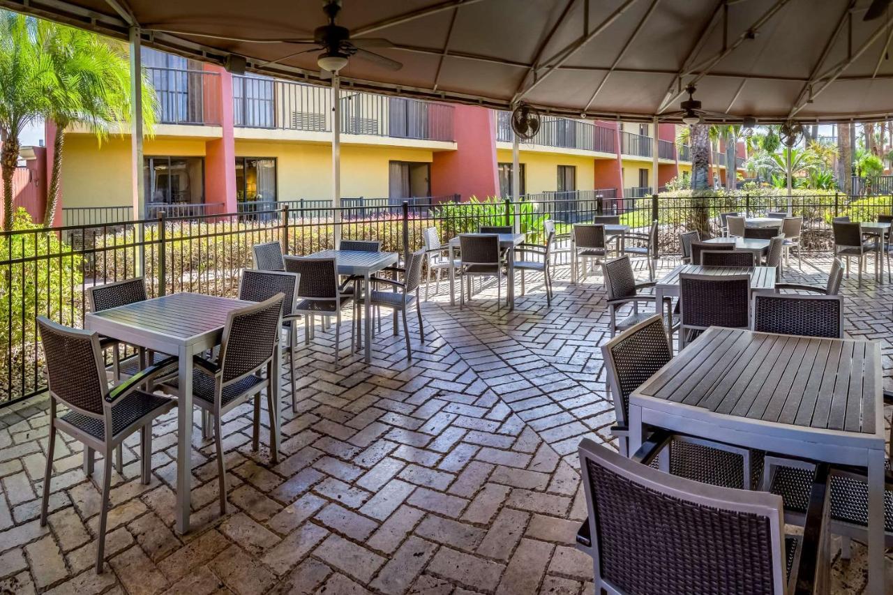 Clarion Inn & Suites At International Drive Williamsburg Екстериор снимка
