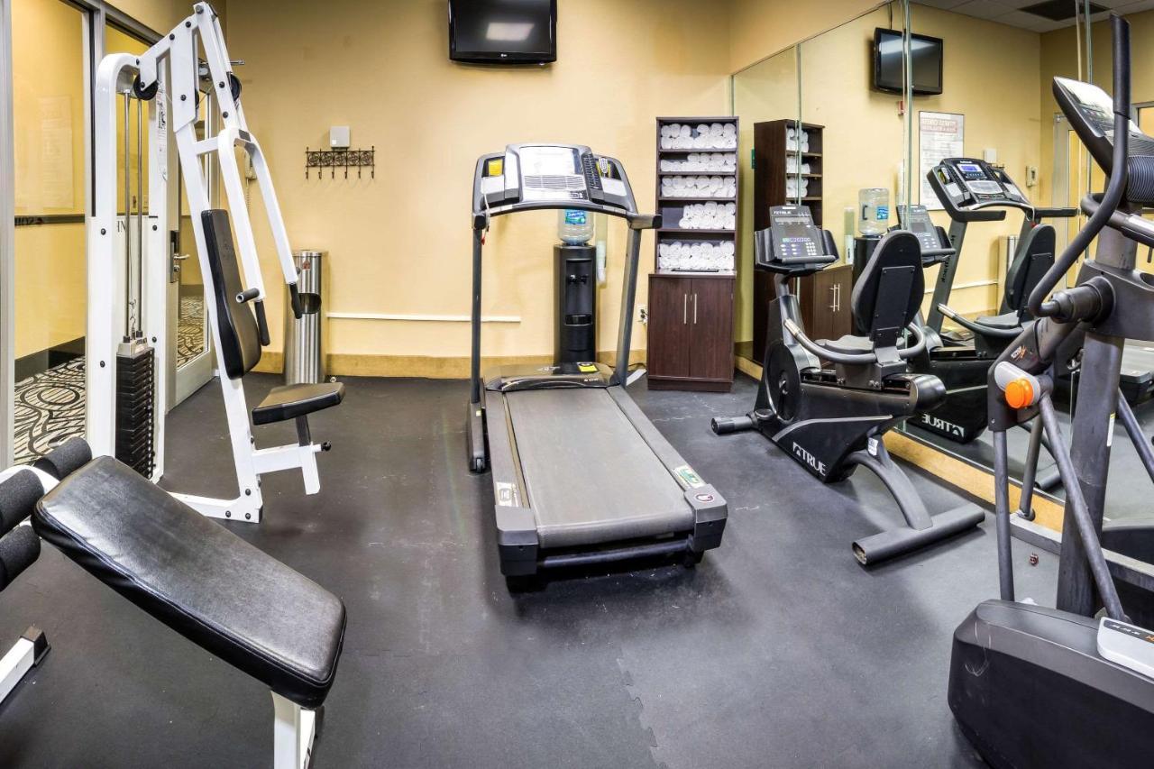 Clarion Inn & Suites At International Drive Williamsburg Екстериор снимка