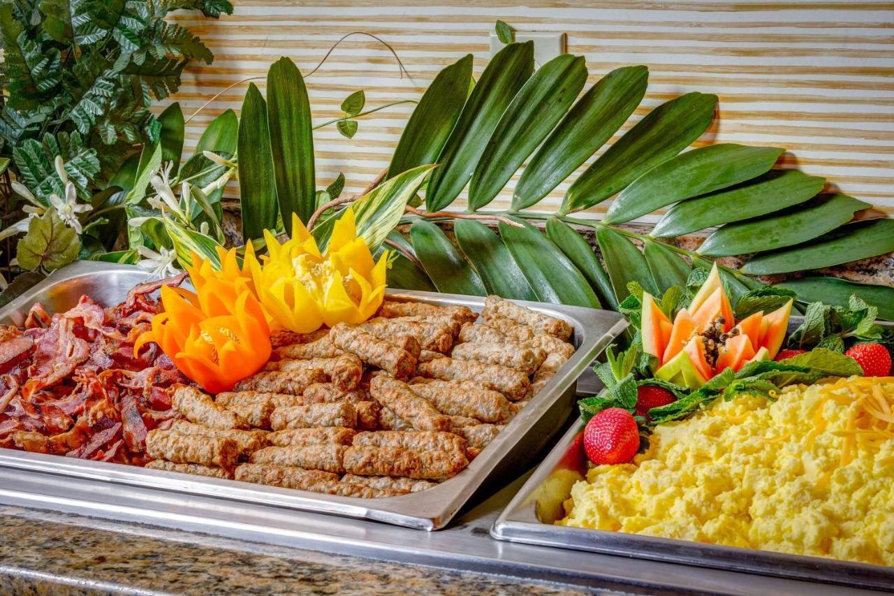 Clarion Inn & Suites At International Drive Williamsburg Екстериор снимка